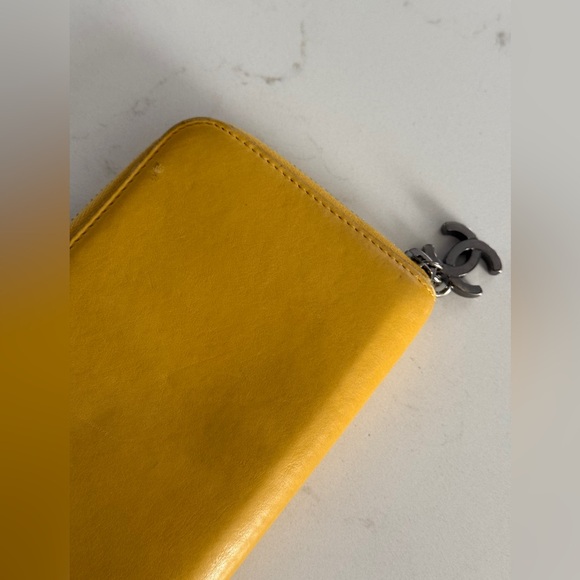 CHANEL Leather Round Zip Long Wallet Yellow - Picture 6 of 16